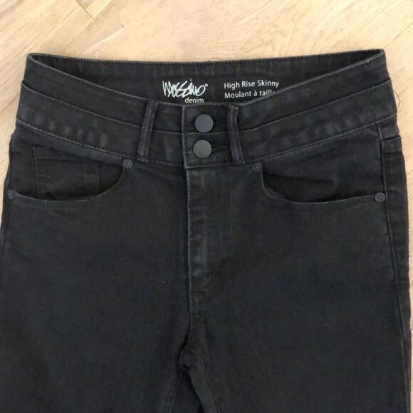 Mossimo Black High Rise Skinny Jean (0) - Picture 4 of 5
